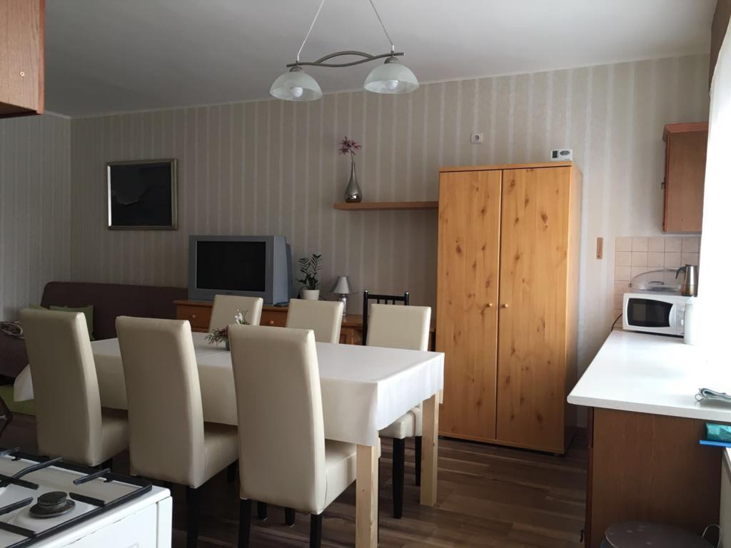 Oazis Apartmanhaz Hajdúszoboszló الغرفة الصورة